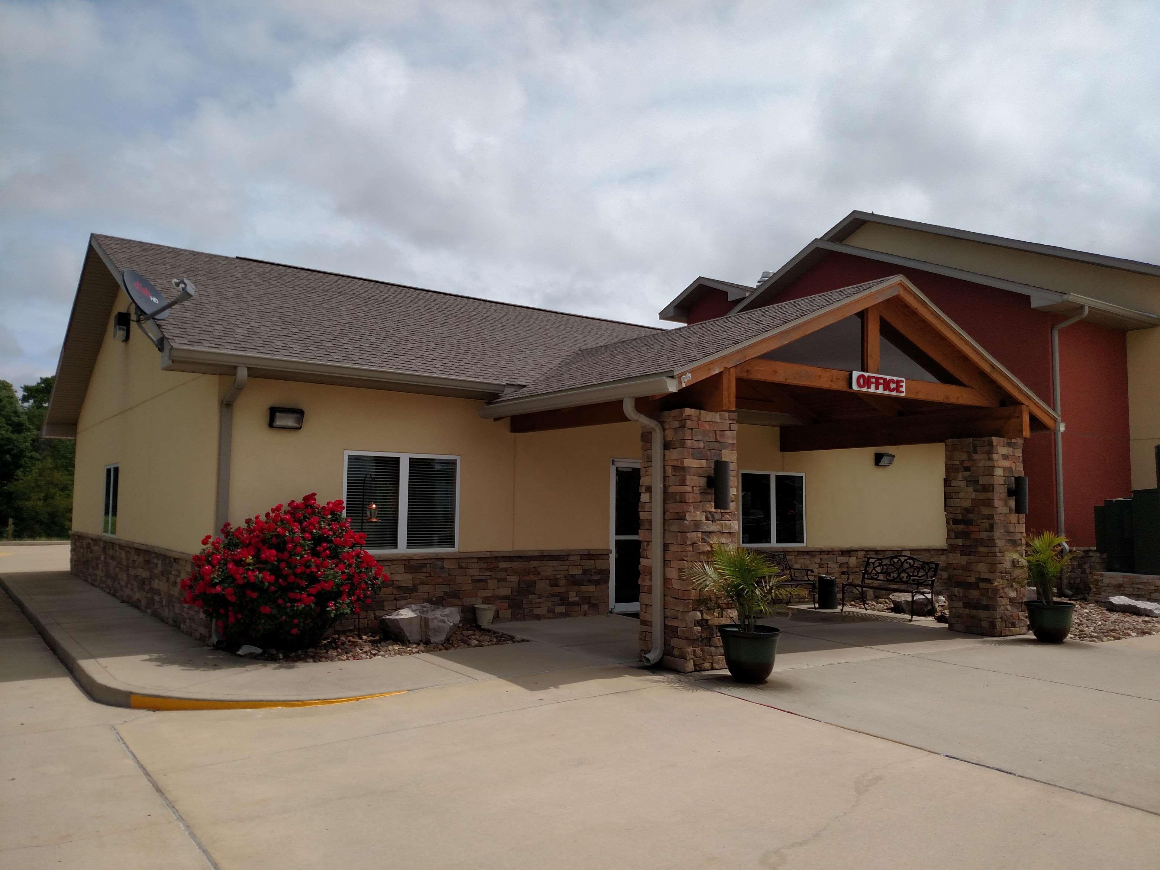 Surestay Hotel By Best Western Whittington Rend Lake Exterior photo